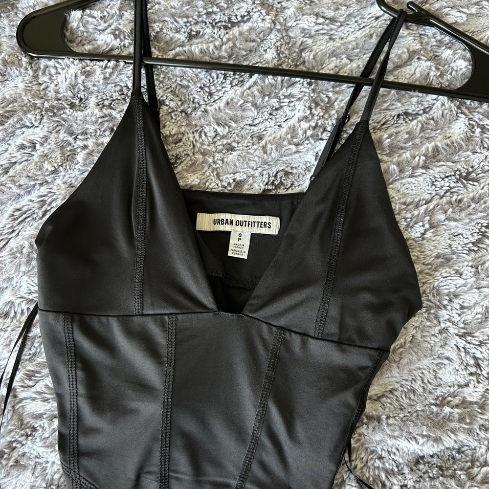 Urban Outfitters Black V-Neck Cropped Top